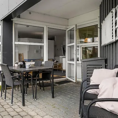 Bad, Lejl, 10 Apartment